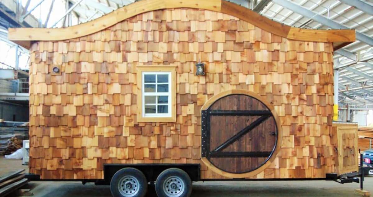 hobbit-house-on-wheels-exterior-front
